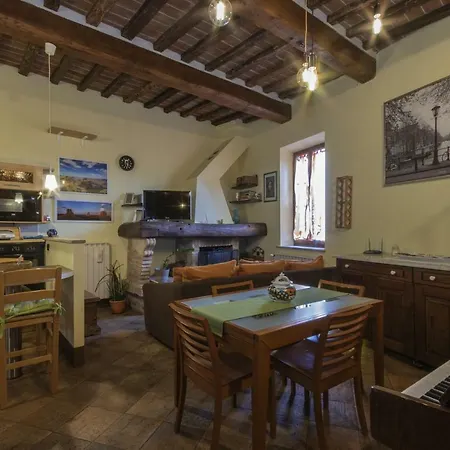 Borgo Buio Town House 度假居 Montepulciano Stazione